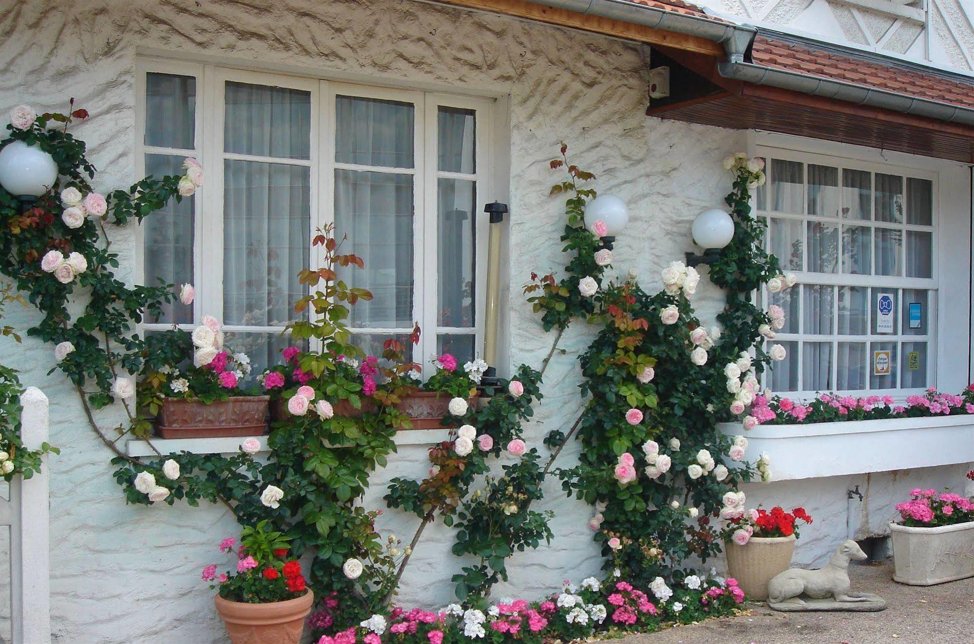 Hotel Restaurant Maison Blanche Ренжі Екстер'єр фото