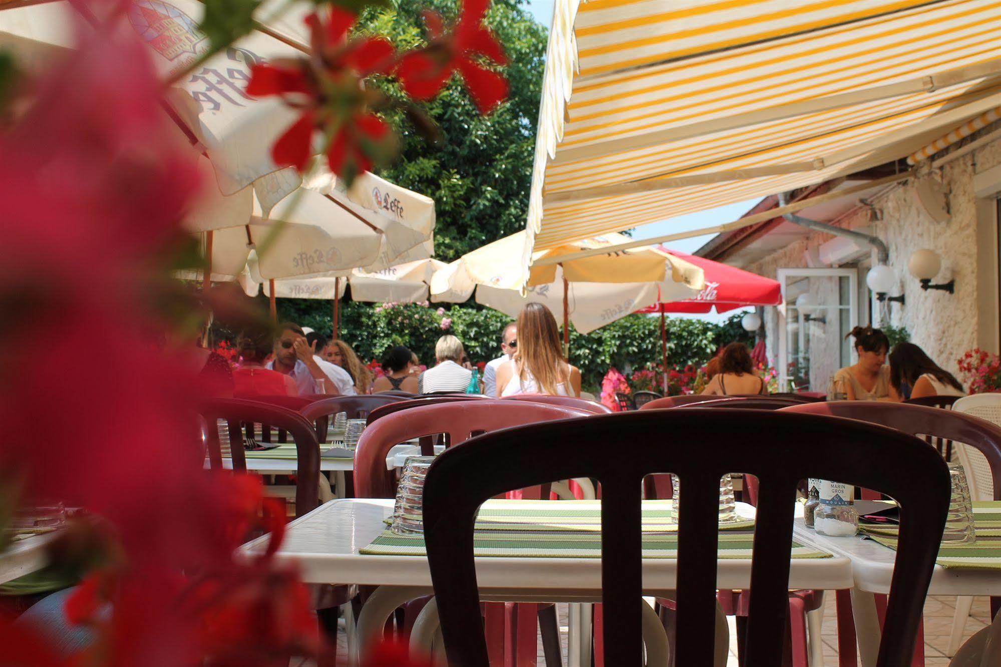 Hotel Restaurant Maison Blanche Ренжі Екстер'єр фото